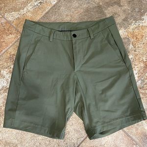 Men’s Lululemon Commission Shorts 7” (32)